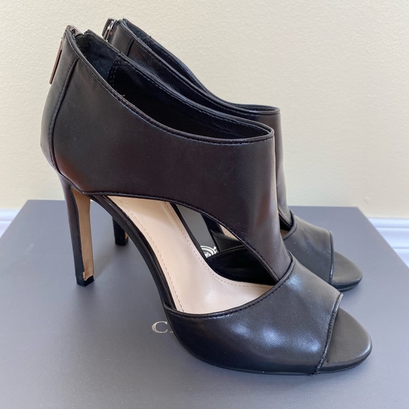 ➖ Vince Camuto Seena Sandals! ➖ - Picture 1 of 8